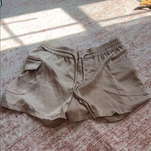 Zara Women's Tan Cargo Shorts